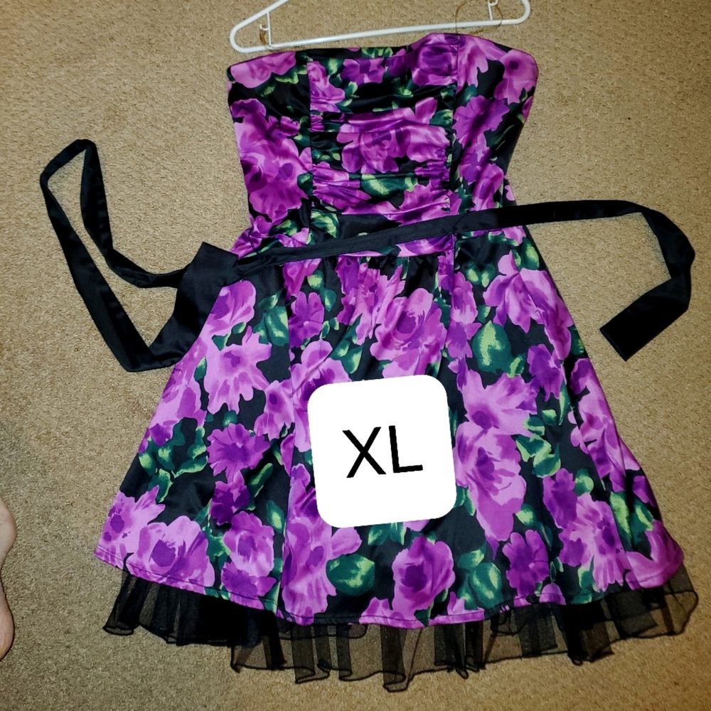 Juniors XL purple/black floral dress